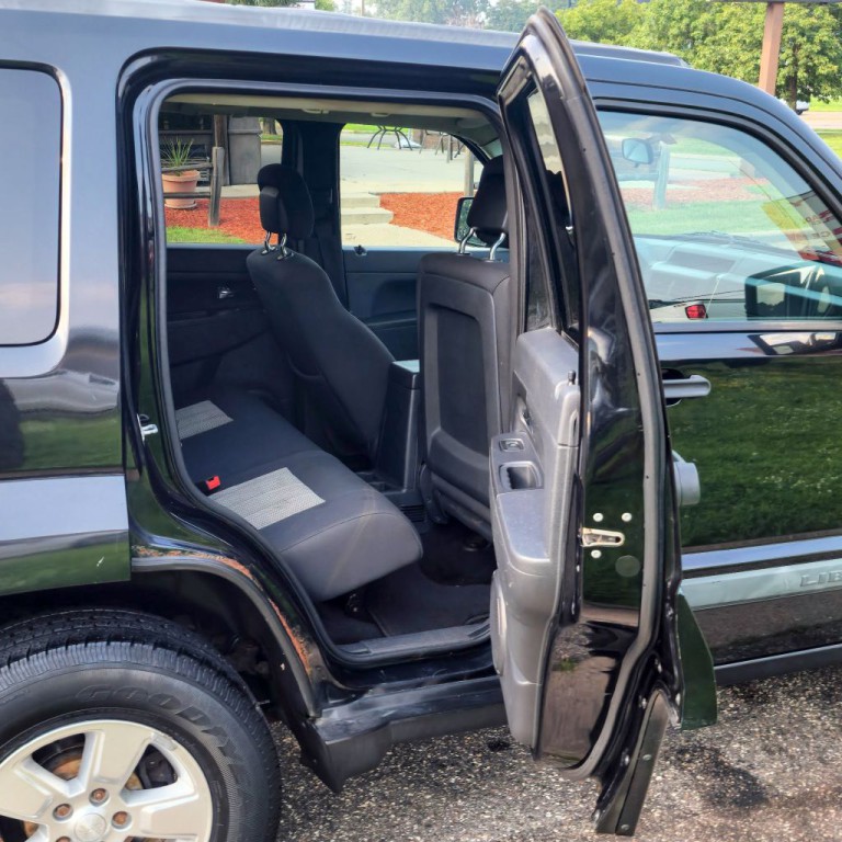 2010 Jeep Liberty Image 15
