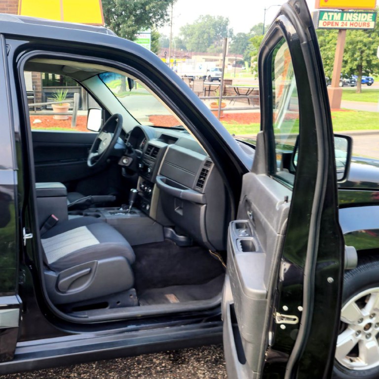 2010 Jeep Liberty Image 16