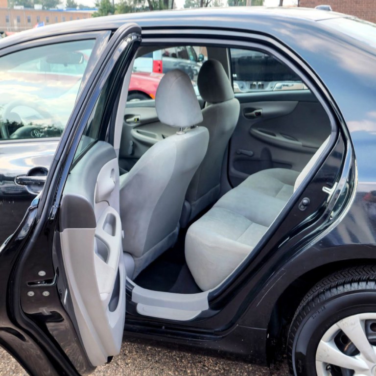 2010 Toyota Corolla Image 12