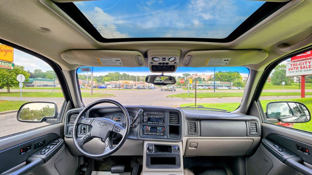2003 Chevrolet Tahoe Image 13