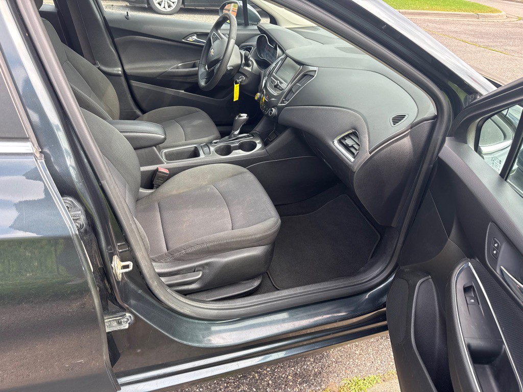 2017 Chevrolet Cruze Image 11