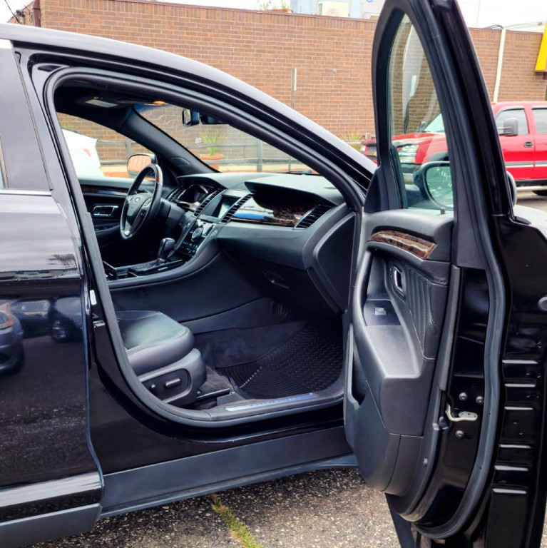 2018 Ford Taurus Image 16