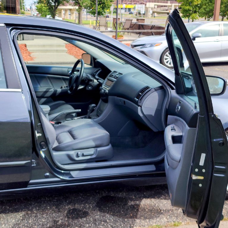 2006 Honda Accord Image 17