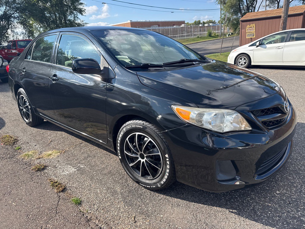 2011 Toyota Corolla Image 2