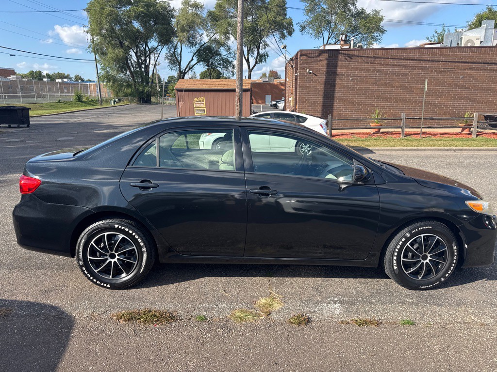 2011 Toyota Corolla Image 4