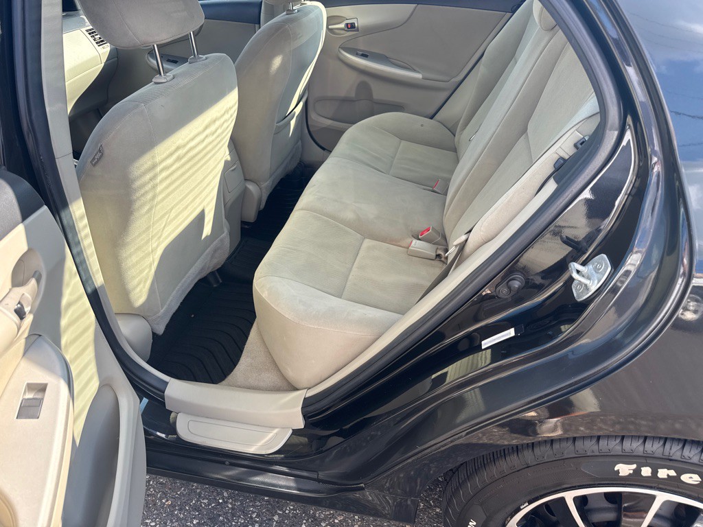 2011 Toyota Corolla Image 10