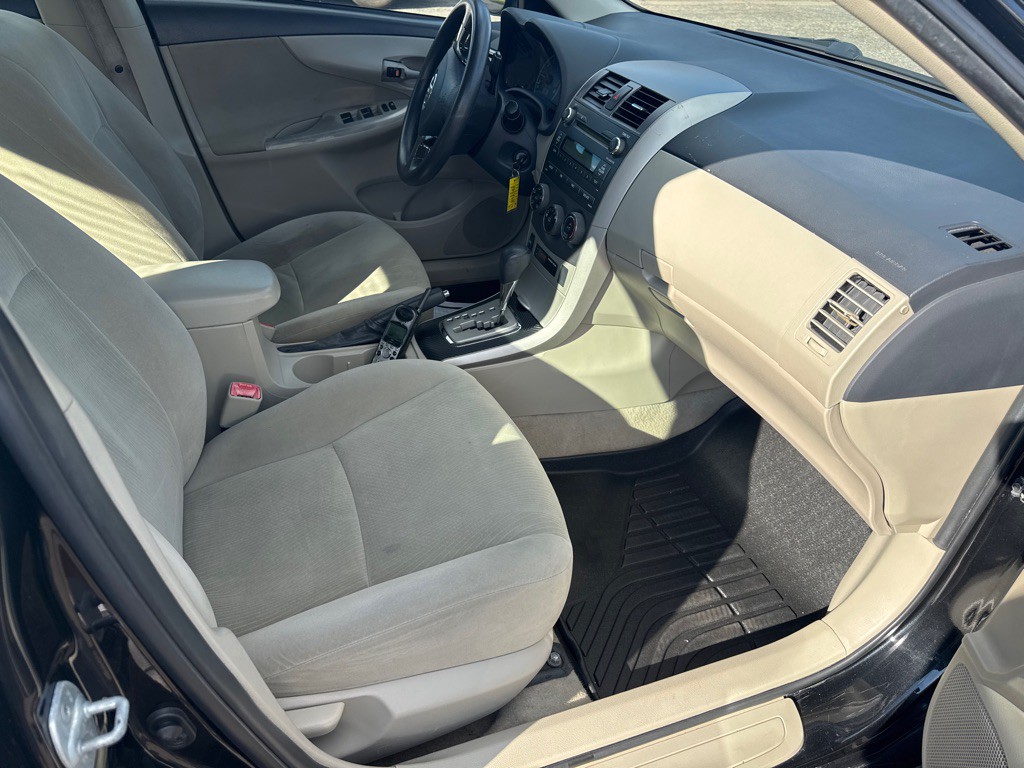 2011 Toyota Corolla Image 11