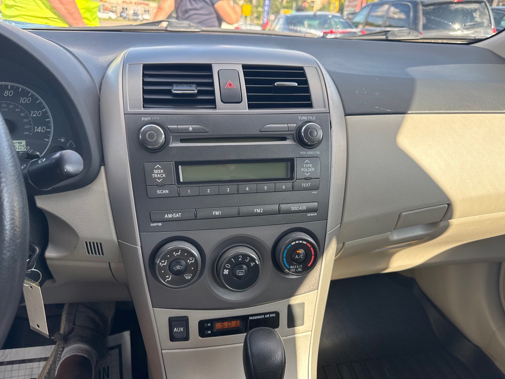 2011 Toyota Corolla Image 13