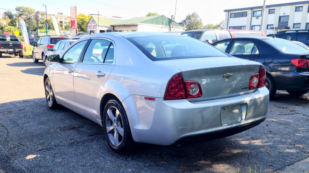 2011 Chevrolet Malibu Image 4