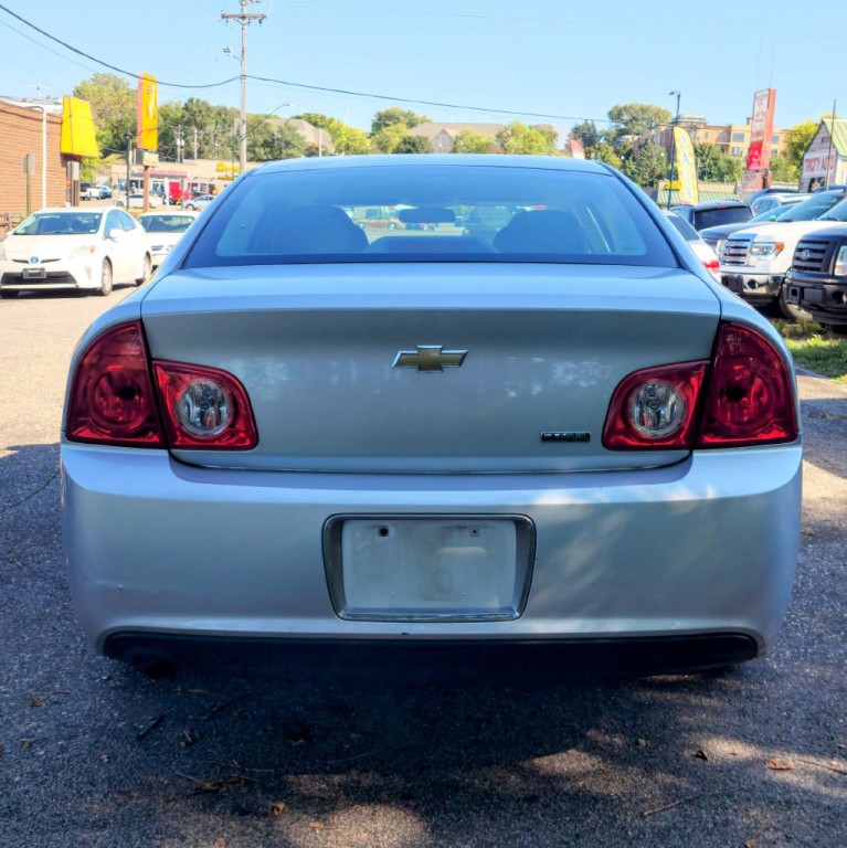 2011 Chevrolet Malibu Image 5