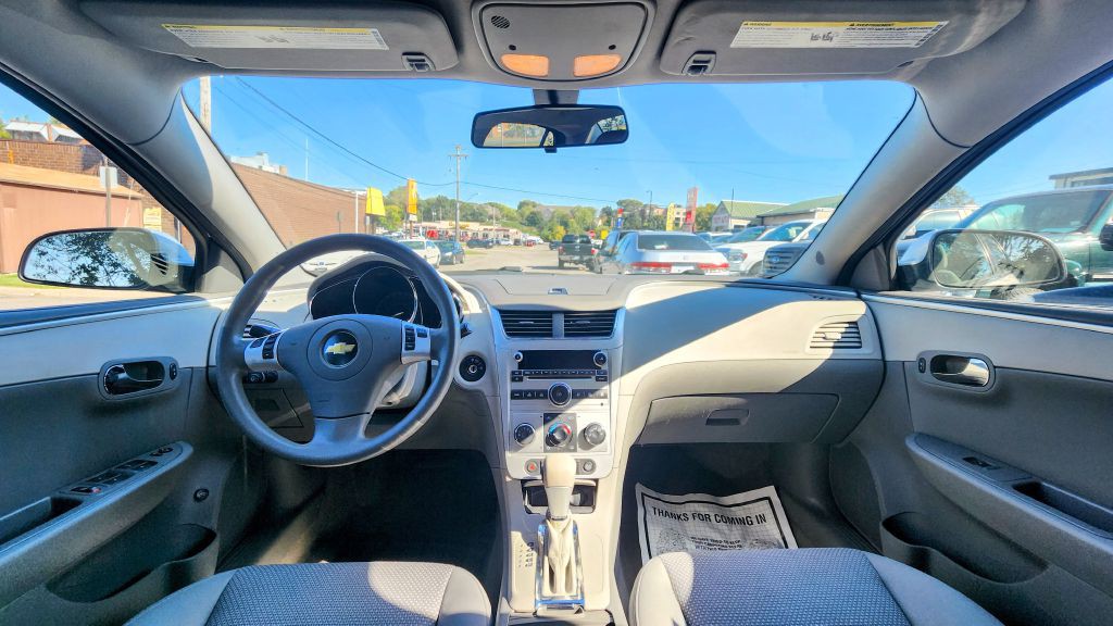 2011 Chevrolet Malibu Image 12