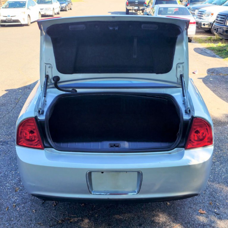 2011 Chevrolet Malibu Image 14