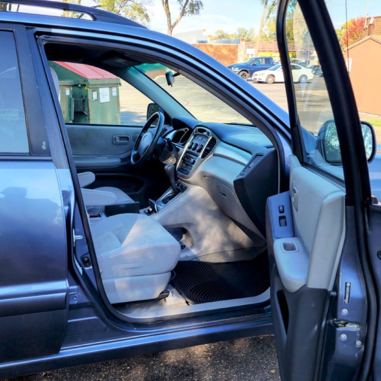 2004 Toyota Highlander Image 16