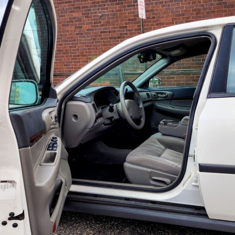 2005 Chevrolet Impala Image 11