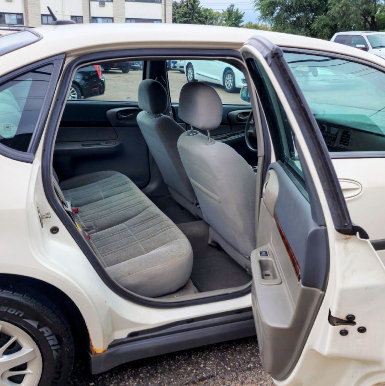 2005 Chevrolet Impala Image 14