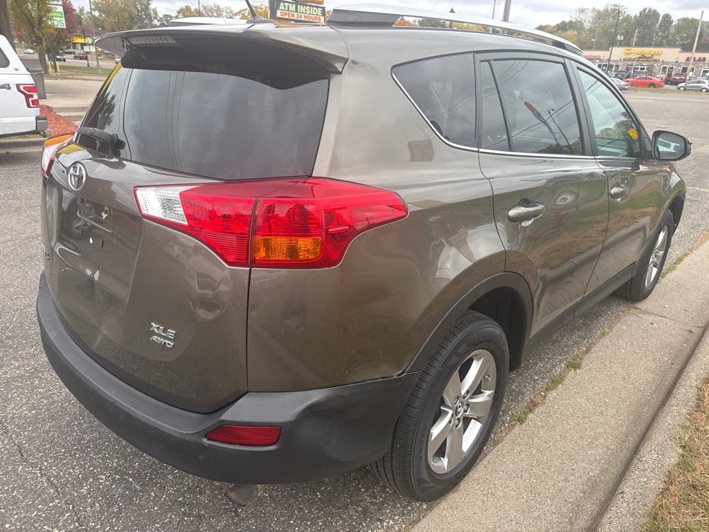 2015 Toyota Rav4 Image 8