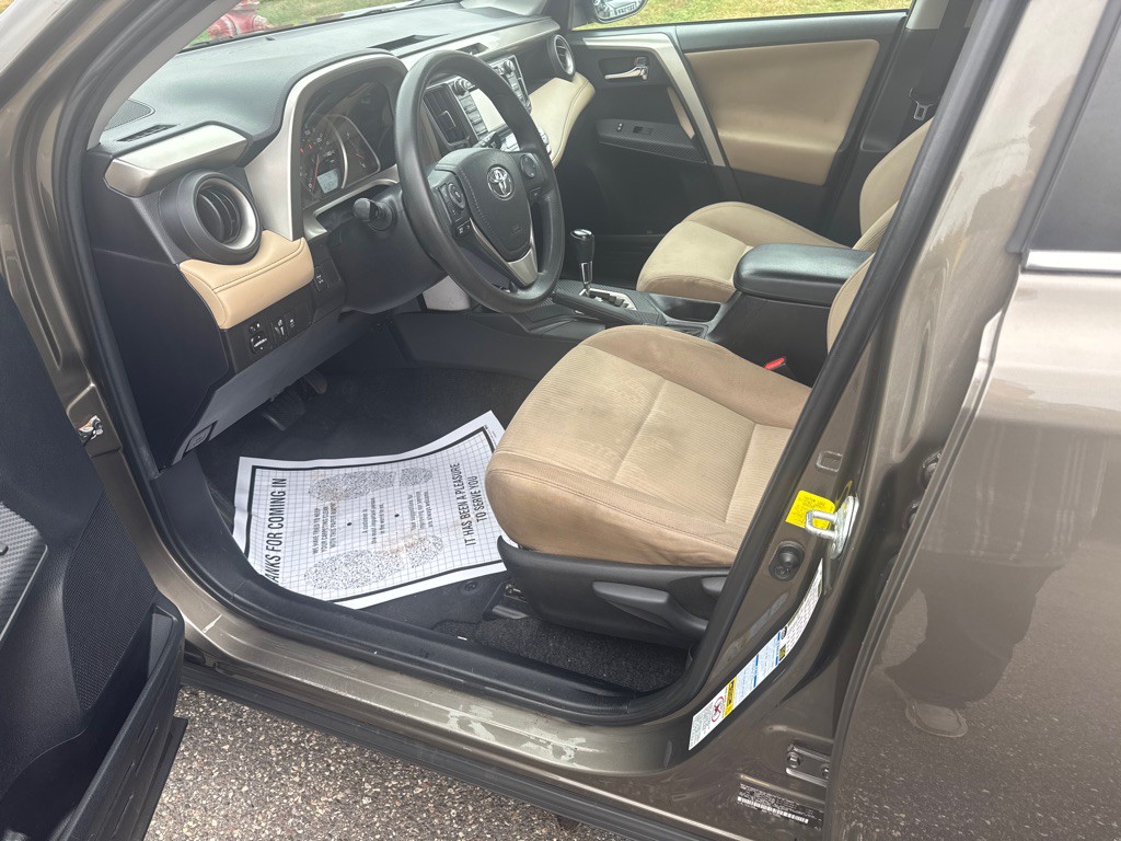 2015 Toyota Rav4 Image 9