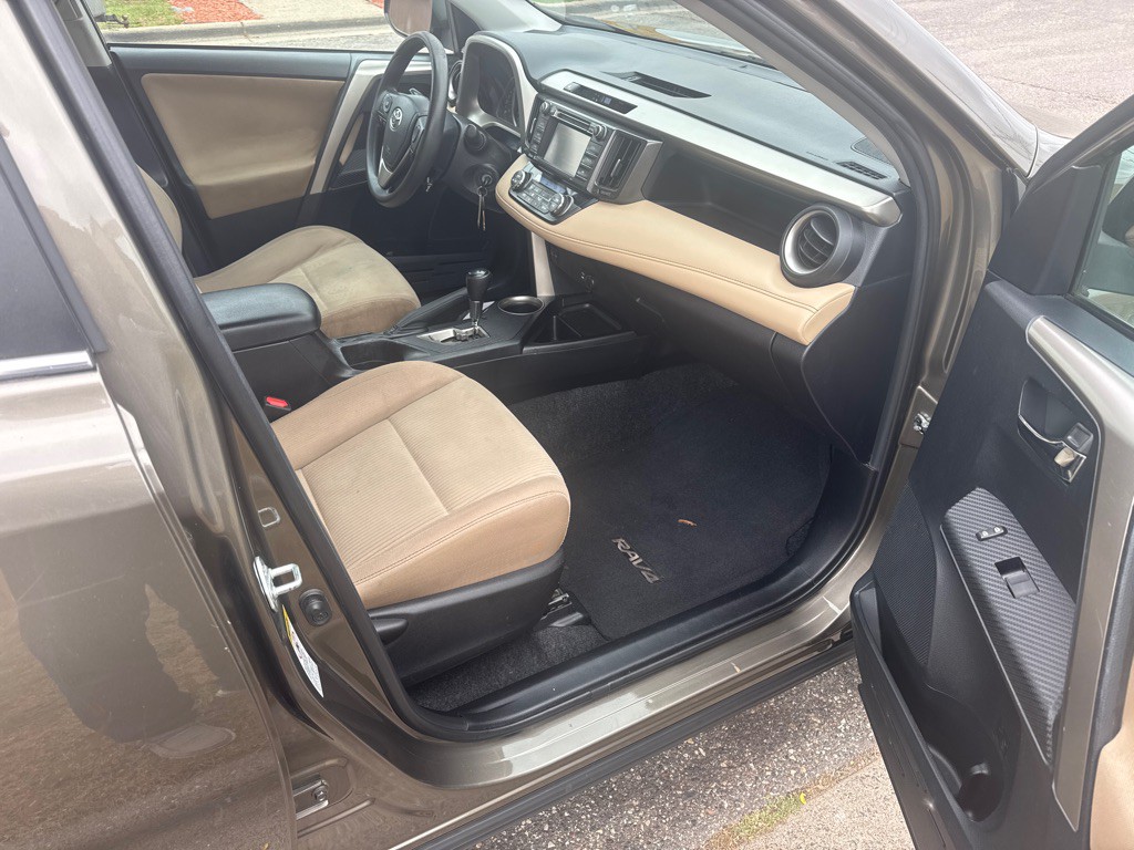 2015 Toyota Rav4 Image 13