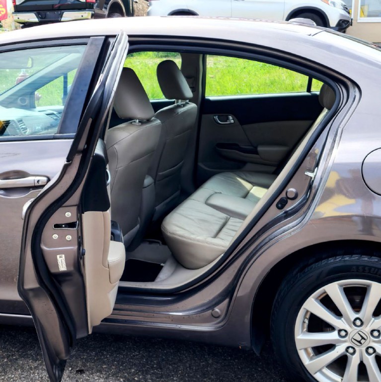 2012 Honda Civic Image 15