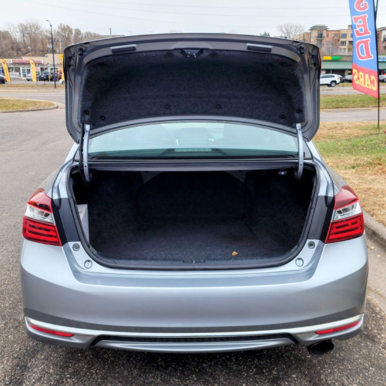 2016 Honda Accord Image 15