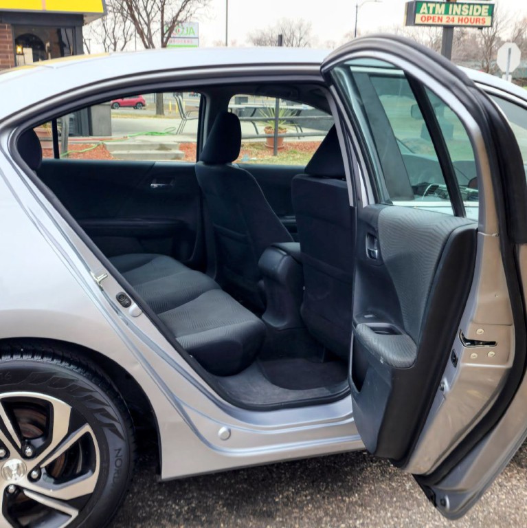 2016 Honda Accord Image 16