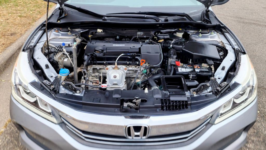 2016 Honda Accord Image 18