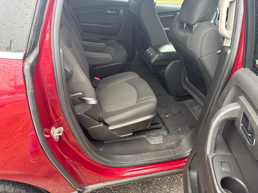 2010 Chevrolet Traverse Image 12