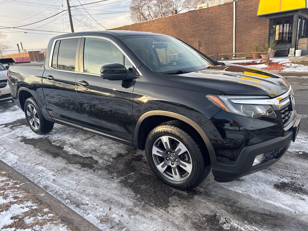 2018 Honda Ridgeline Image 2