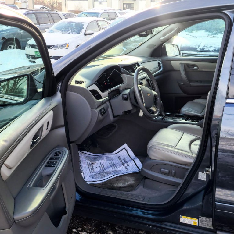 2013 Chevrolet Traverse Image 11