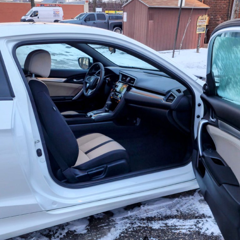 2016 Honda Civic Image 16