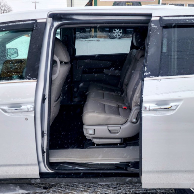 2012 Honda Odyssey Image 14