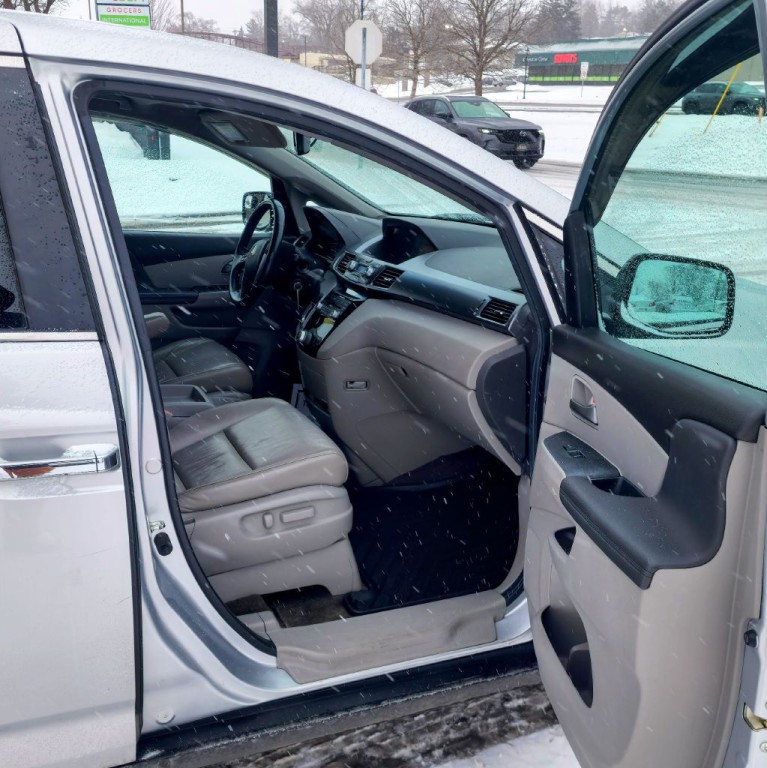 2012 Honda Odyssey Image 20