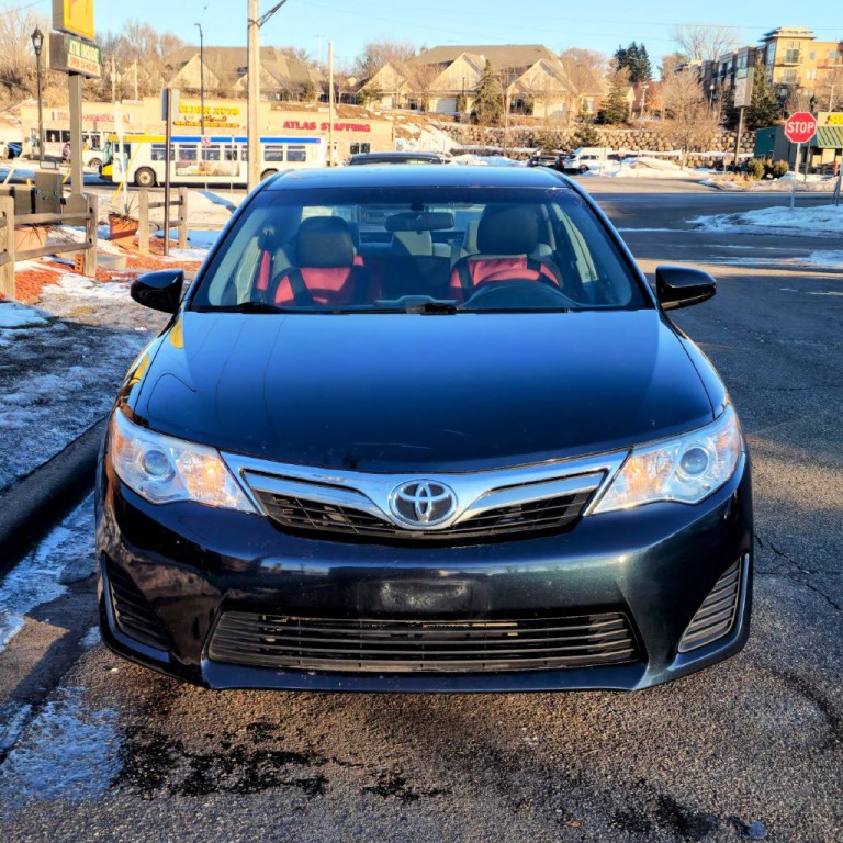 2013 Toyota Camry Image 10