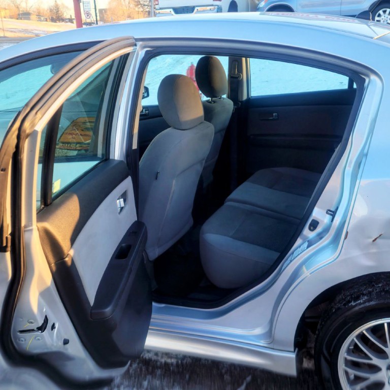 2011 Nissan Sentra Image 13