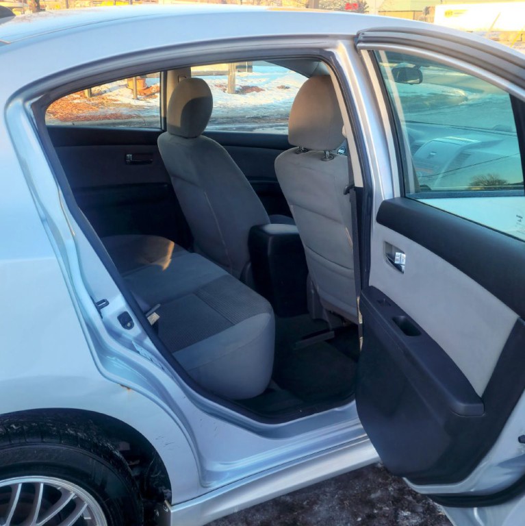 2011 Nissan Sentra Image 15