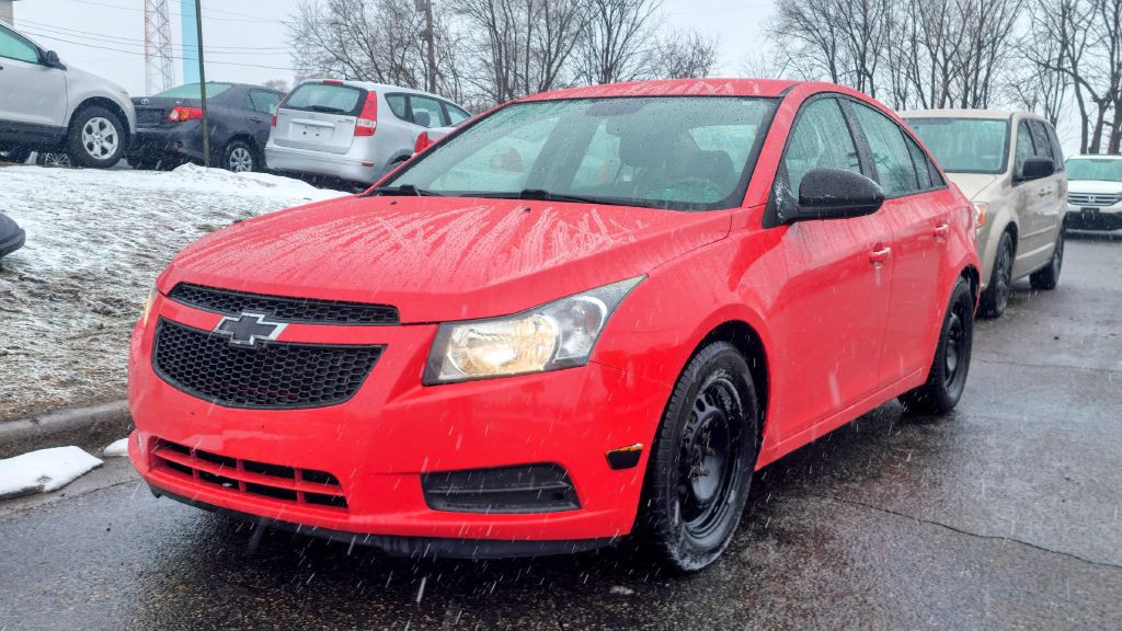 2014 Chevrolet Cruze Image 2
