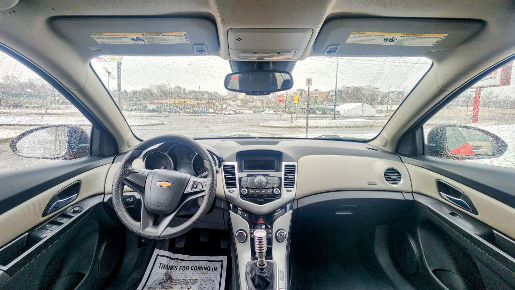 2014 Chevrolet Cruze Image 12