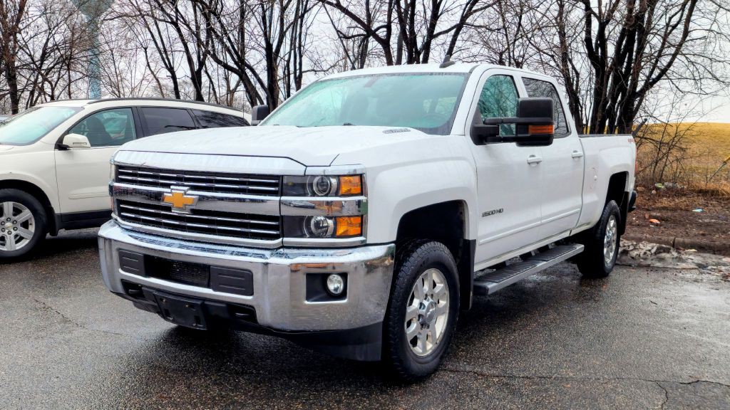 2015 Chevrolet Silverado 1500 Image 2