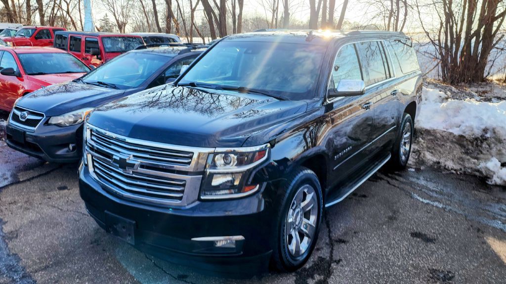 2017 Chevrolet Suburban Image 1