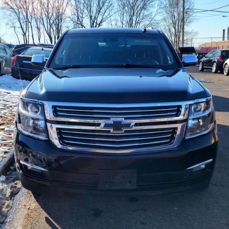2017 Chevrolet Suburban Image 6