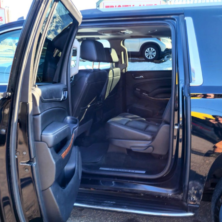 2017 Chevrolet Suburban Image 10
