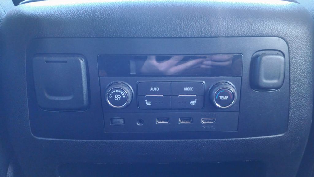 2017 Chevrolet Suburban Image 11