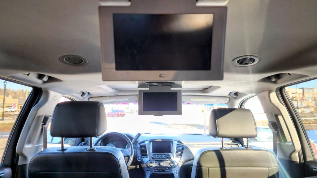 2017 Chevrolet Suburban Image 12