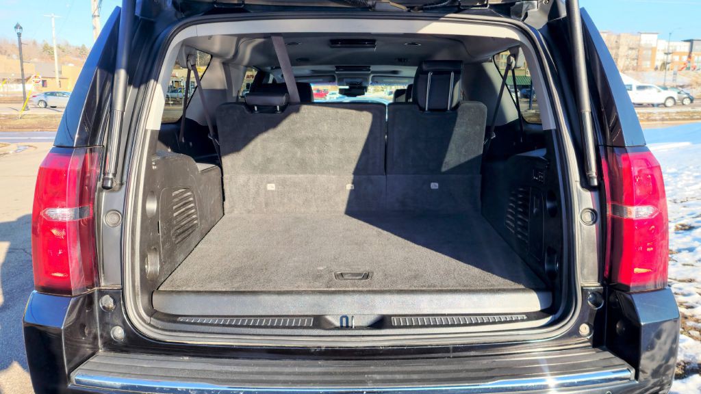 2017 Chevrolet Suburban Image 14