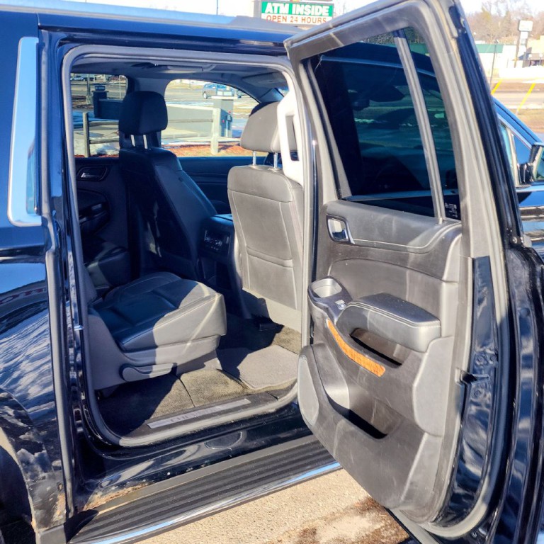 2017 Chevrolet Suburban Image 15