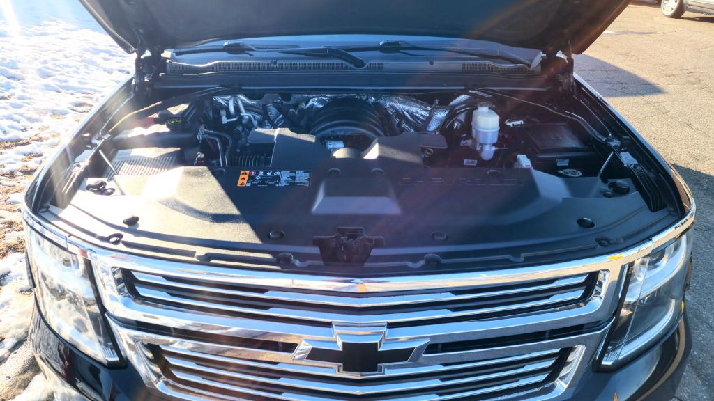 2017 Chevrolet Suburban Image 16
