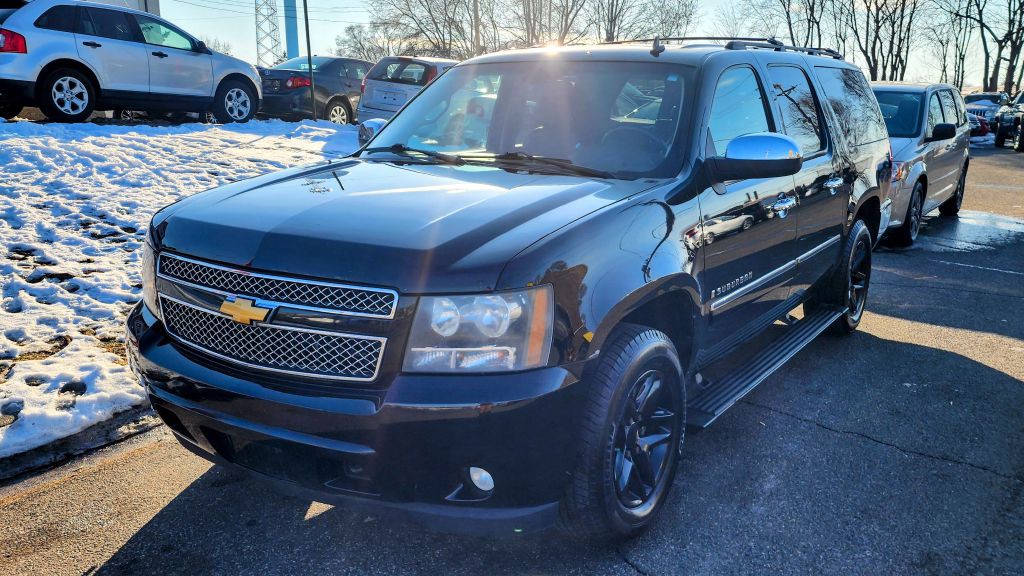 2009 Chevrolet Suburban Image 2