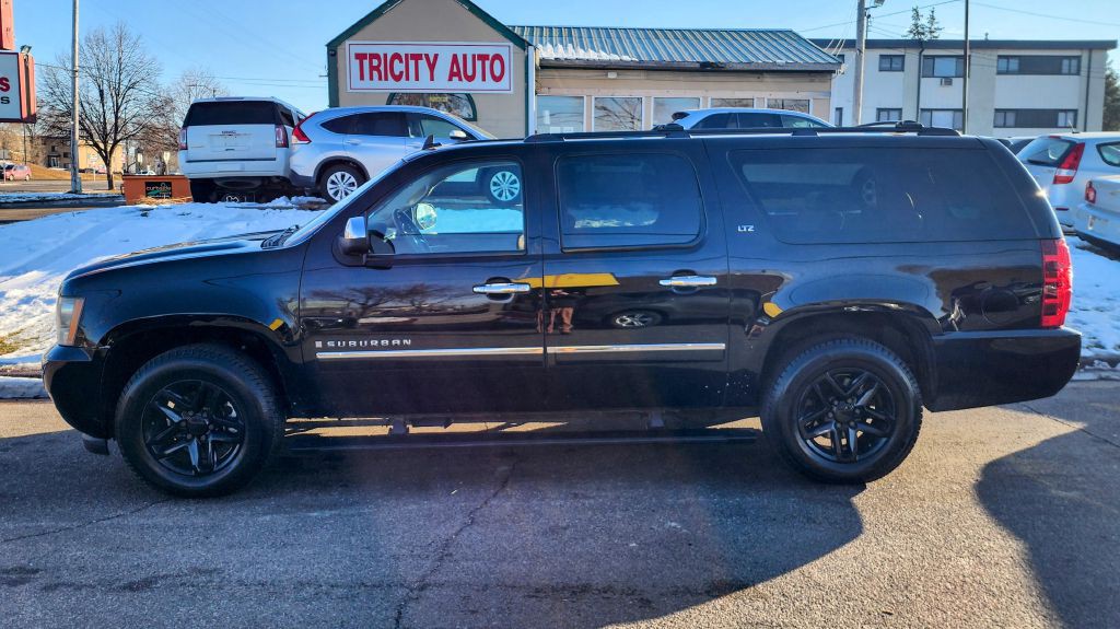 2009 Chevrolet Suburban Image 3