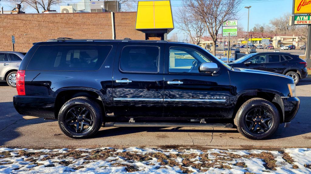 2009 Chevrolet Suburban Image 7