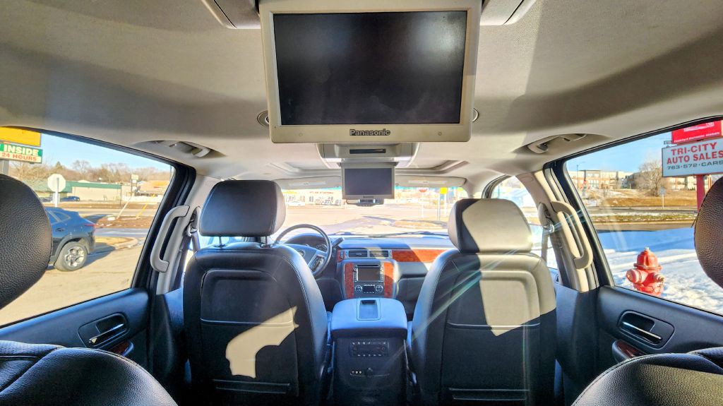 2009 Chevrolet Suburban Image 14